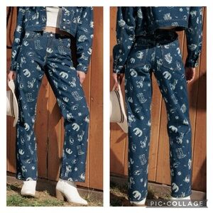 NWT Cali 1850 Western Printed Relaxed Straight
Leg Jeans in Dark Wash